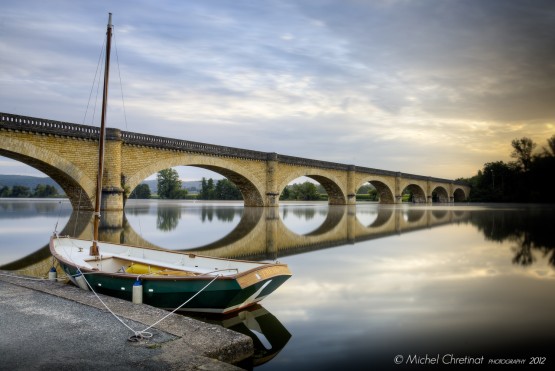 Perigord : Mauzac Port Dordogne River