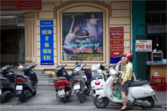 Street scene in Hanoï , Vietnam