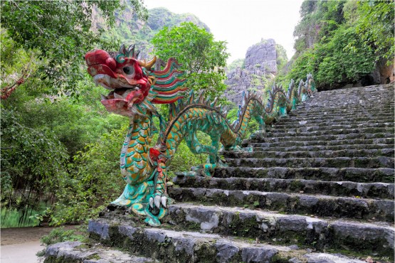 Tam Coc , Stairs to Mua Cave Temple in Ninh Binh Province, Vietnam