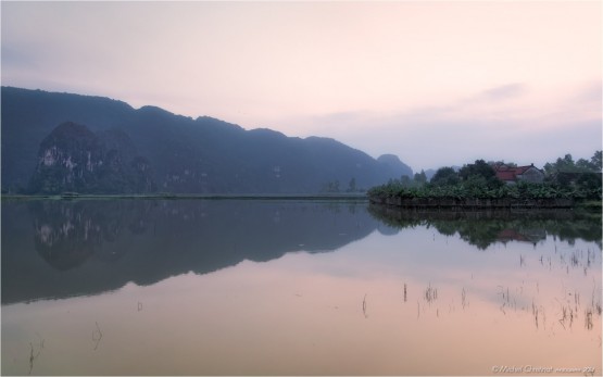 SunRise in Ninh Binh , terrestrial Halong Bay - Baie d'Halong Terrestre