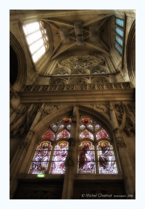 Senlis Cathedral : stained glass - Saint Rieul