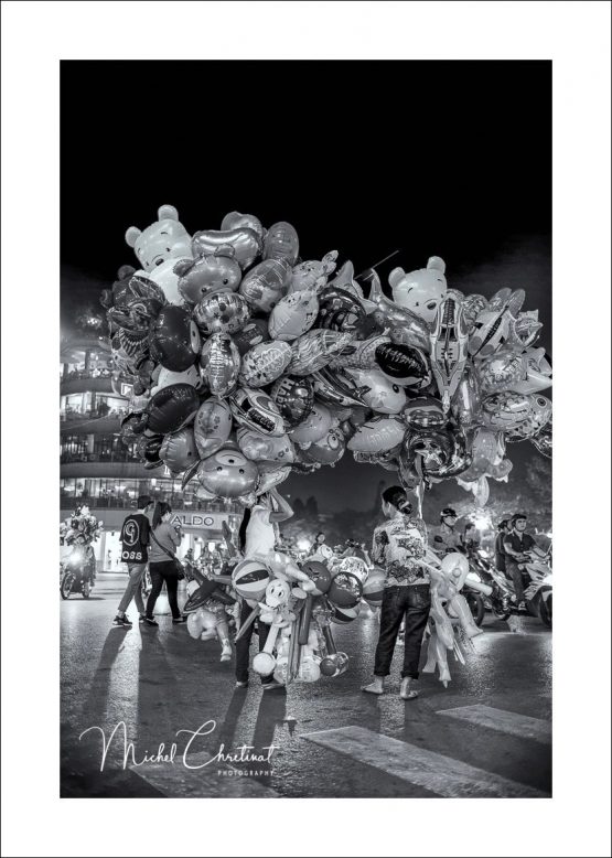 Street ambiance at night in Hanoï
