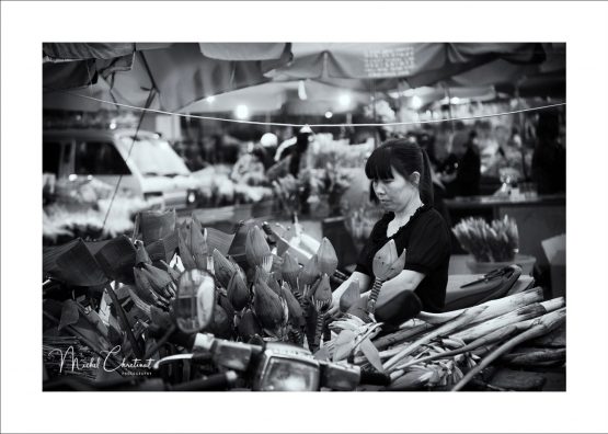 Flower seller in Hanoï