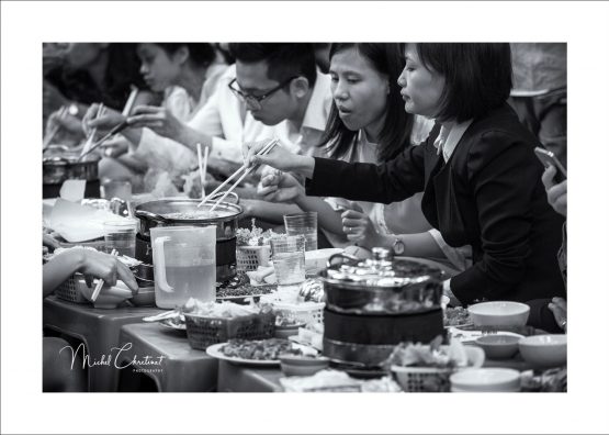 Lunch on terrace in Hanoï