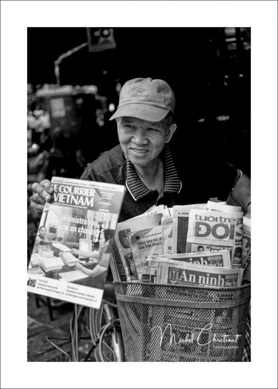 Hanoï news stand