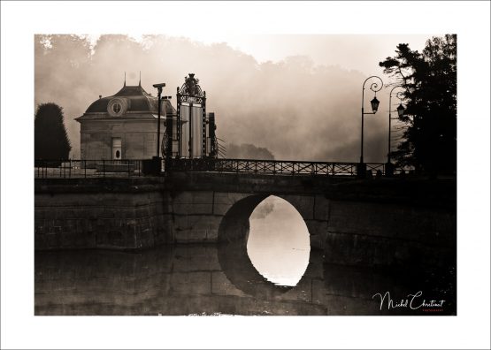 La Picardie en Images : photo de l'entrée principale du château de Chantilly