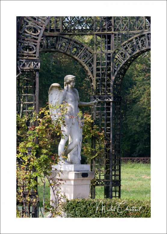 La Picardie en Images : Photo de la Statue de l'île d'amour , parc du château