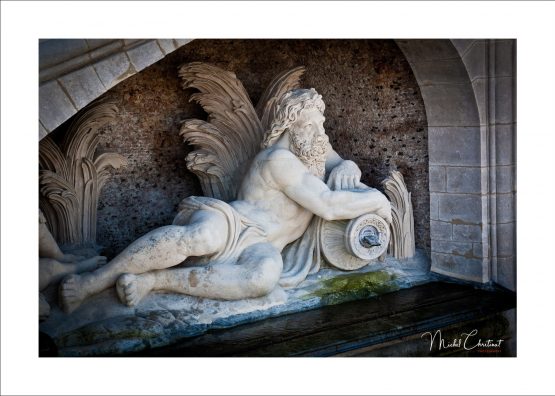 La Picardie en Images : Photo de la fontaine dans le parc du château de Chantilly