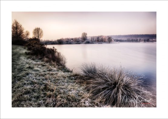 Photo  du plan d'eau du Canada sous le givre près de Beauvais