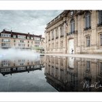 Photo du miroir d'eau devant l'Hôtel de ville à Beauvais