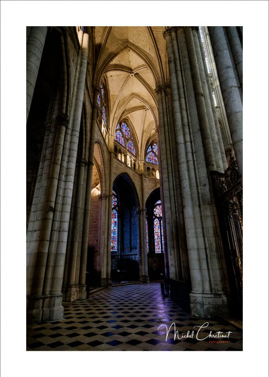 Photo de l'interieur de la Cathedrale Saint Pierre à Beauvais 