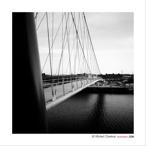 Passerelle Nelson Mandela reliant l'île St Maurice. au centre de Creil